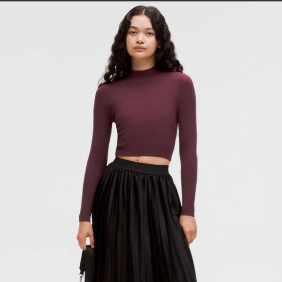 Lululemon Athletica Garnet Ribbed-Knit Twist Back Mockneck Sweater. - Picture 3 of 10